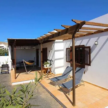 Cotton House Homestay *